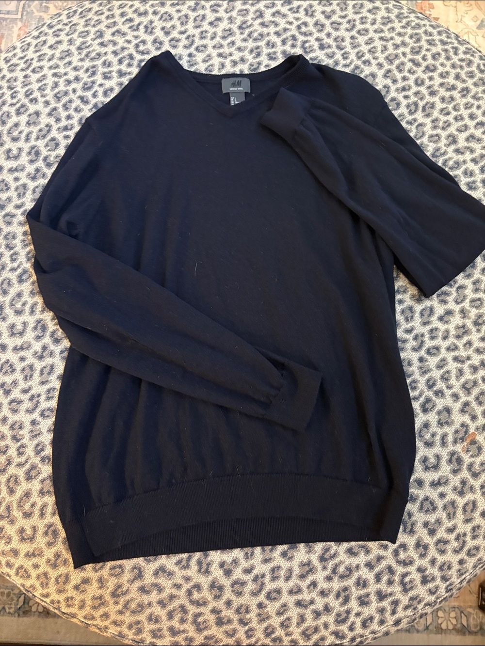 H&M Men's Navy Blue V-Neck Sweater